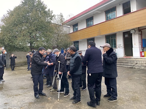 温情关爱特困老人，温暖走进人心_邵阳头条网