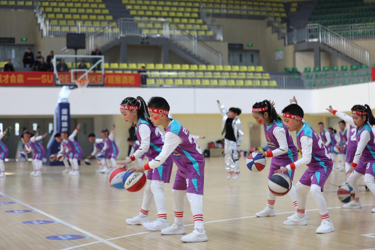 “奔跑吧 邵阳”大祥区2025年干部职工篮球赛火热启幕